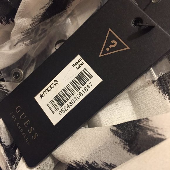 NWT GUESS Cheveron Pleated Blouse XL - Picture 8 of 8